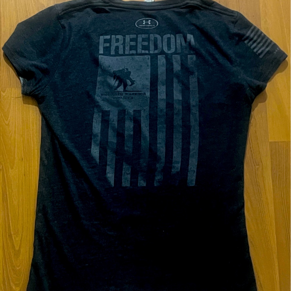 Under armour women’s tee shirt